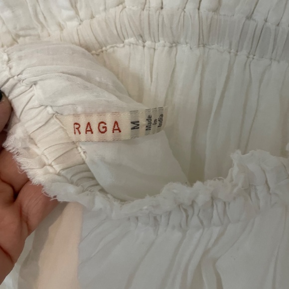 Raga backless Dress - Picture 7 of 7